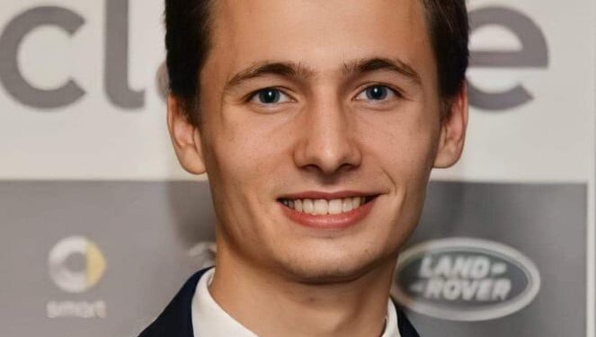 La 4 ani a plecat din Grănicești, la 19 ani candidează în Portugalia