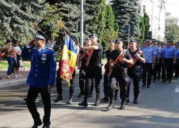 Muzică de fanfară și defilare de Ziua Imnului