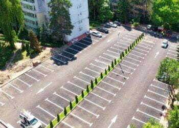 100 de locuri de parcare, în ”Areni”