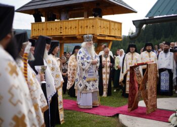 Slujbă săvîrșită de ÎPS Calinic la un schit de călugări