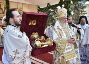 Cadou de la PF Daniel pentru Mănăstirea Putna