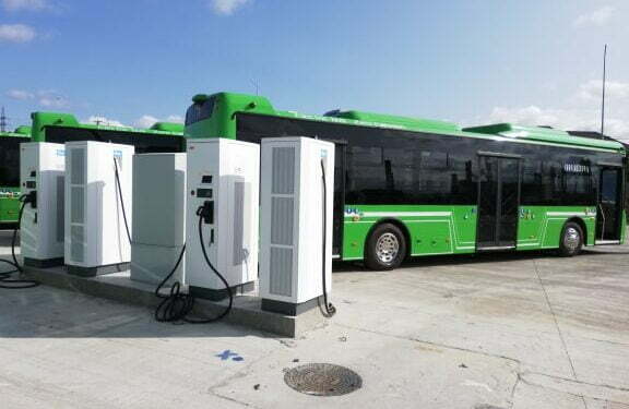 Autobuze electrice noi, mai mulți călători