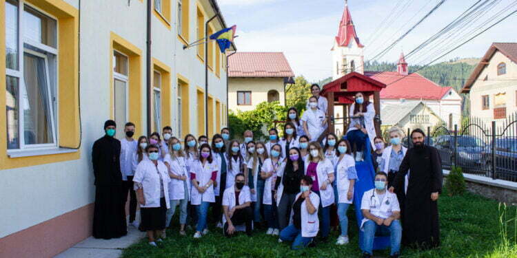 Consultații medicale gratuite pentru 120 de copii