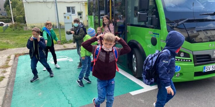 Program-pilot: Autobuz pentru elevii Școlii 10