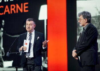 Vișniec: Caramitru, și actor pe scenă, și actor social