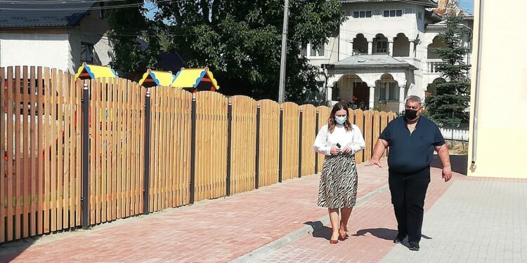 Unde, ieri, Ilie a copilărit, astăzi a construit