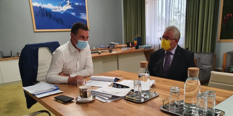 Primarul Lungu, la București, după bani