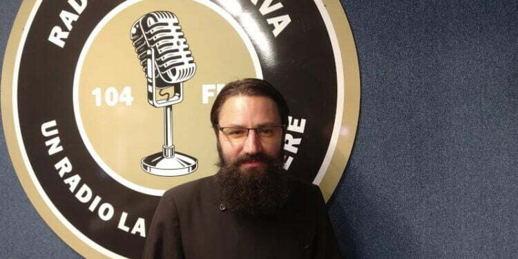 ATOS, rechizite pentru 30 de copii. Preotul Cojocaru invită la implicare