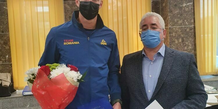 Canotorul olimpic Cozmiuc, premiu din partea municipalității