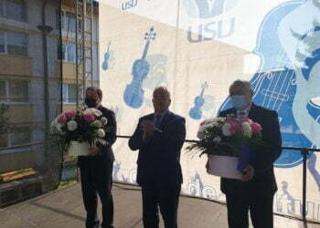 Rectorul ar fi trebuit să refuze titlul de cetățean de onoare