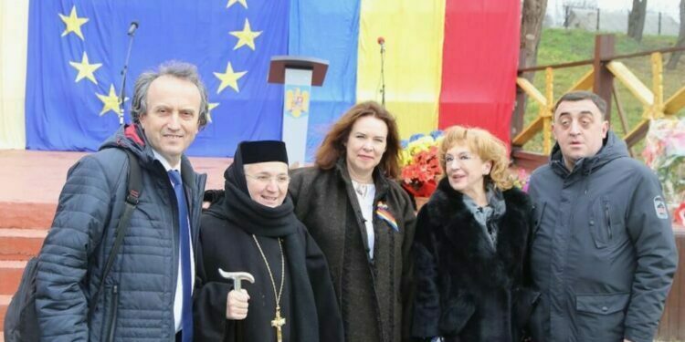 Numeroși suceveni, la Cernăuți, de Ziua Bucovinei