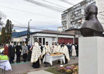 Cel mai longeviv primar al Sucevei, bust în fața municipalității