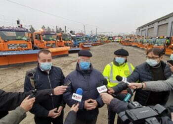 34 de autoutilaje și tone de sare și de nisip, pregătite pentru deszăpezire