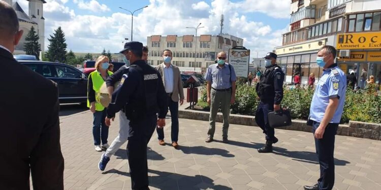 Polițiștii și jandarmii, un fel de popi