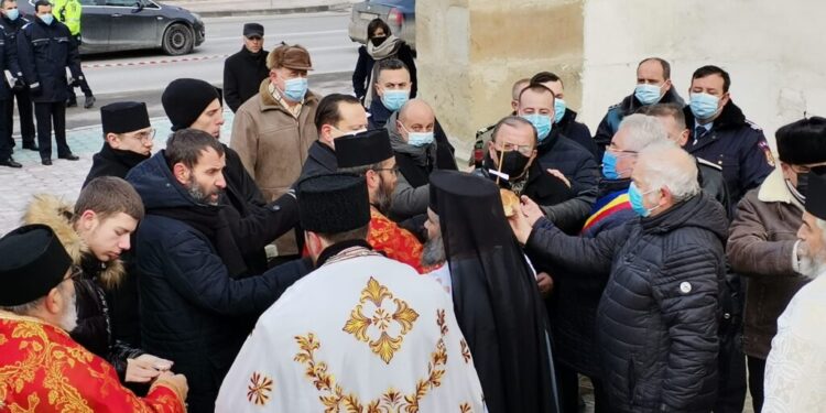 Coroane de flori, în memoria eroilor Revoluției