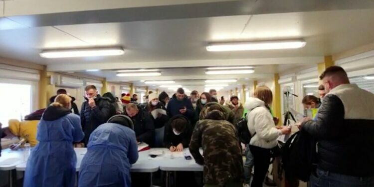 Un sucevean testat pozitiv a încercat să fenteze filtrul din aeroport. Nu a reușit