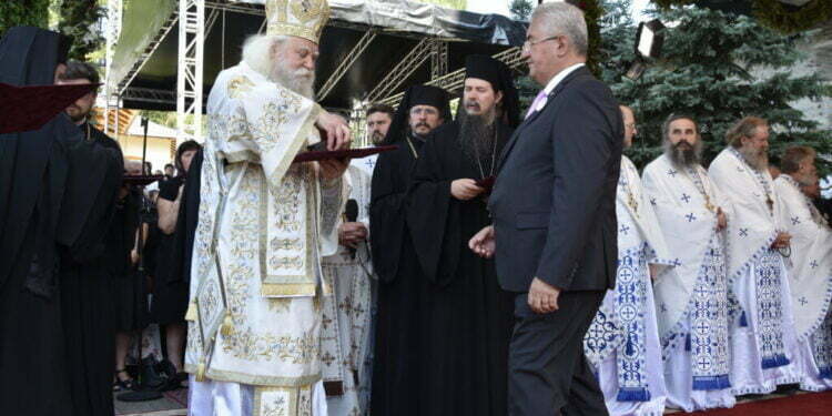 Primarul Lungu, discuții cu Înaltul Calinic, inclusiv pe teme sportive