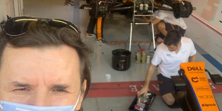 Sucevean, spectator la victoria lui Max Verstappen de la Abu Dhabi, din loja McLaren