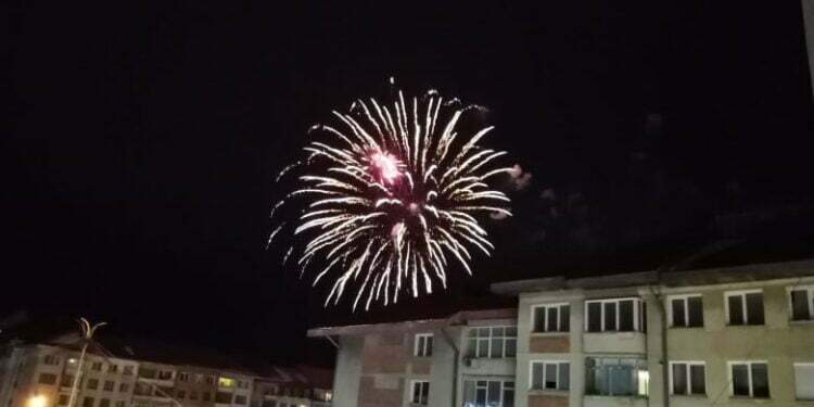 De Revelion, foc de artificii în centrul Sucevei