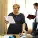 Profesoara Gabriela Mihai: În pandemie s-a exagerat cu temele pentru acasă. Temele ar trebui împărțite în două: teme obligatorii, pe care trebuie să le facă toți copiii, și teme facultative