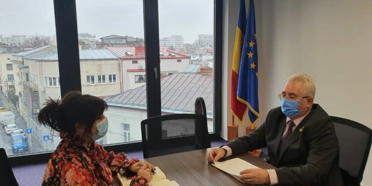 Contract semnat cu o firmă din Ilfov, pentru construirea unui teren de fotbal pentru antrenament