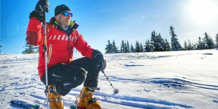 Șeful Salvamont Vatra Dornei: Încă trei week-end-uri, în cazul în care nu plouă, cel puțin pe pîrtia Veverița se va schia foarte, foarte bine