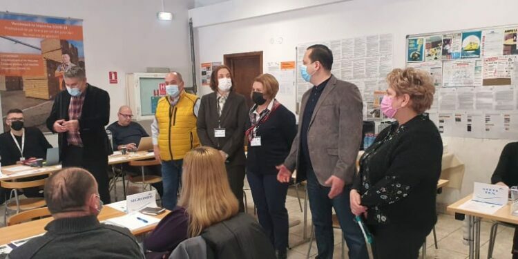 1.300 de locuri de muncă, oferta pentru viitorii disponibilizați HS Timber de la Rădăuți și Siret