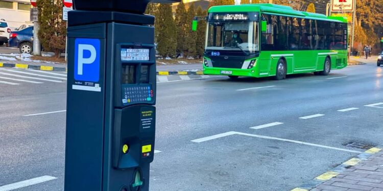 5 parcometre pe bază de energie solară, pe străzile Universității, Mihai Eminescu și Ciprian Porumbescu