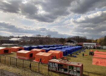 Ministrul Lucian Bode: În taberele de refugiați de la Siret sînt 192 de persoane. Prin cele două tabere au trecut 277 de persoane