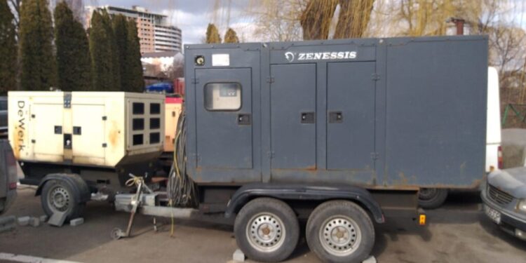 Cinci generatoare de curent electric pentru Cernăuți, de la Suceava și Timișoara. Primarul Ion Lungu a declarat că generatoarele au fost obținute din sponsorizări