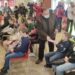 Gheorghe Flutur, în fața copiilor care asistau la un spectacol la Iulis Mall: Cei care vreți, veniți la școală mîine sau la grădiniță. Să nu vă speriați, faceți o formă mai mult de joacă la început
