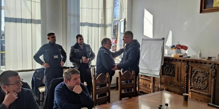 3 copii ucraineni veniți fără însoțitor, în grija Protecției Copilului Suceava. Ucrainenii solicită mai multe paturi de carton făcute de ”Ambro”