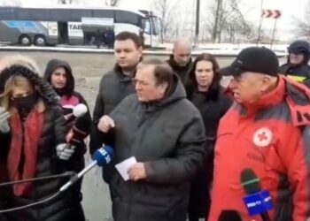 12 TIR-uri ale Crucii Roșii au plecat spre Cernăuți. Ajutorul constă în alimente neperisabile, haine, medicamente și grupuri electrogene de mică putere