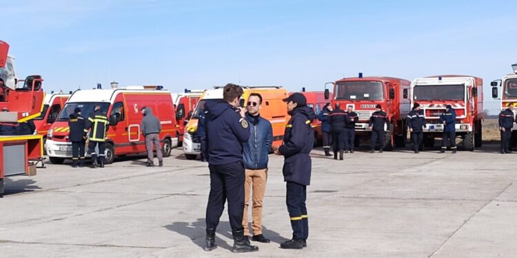 Hub Suceava: Numărul 2 al Ambasadei Franței la București, la evenimentul de predare-primire a mașinilor de intervenție și a echipamentelor trimise de Franța pentru Ucraina