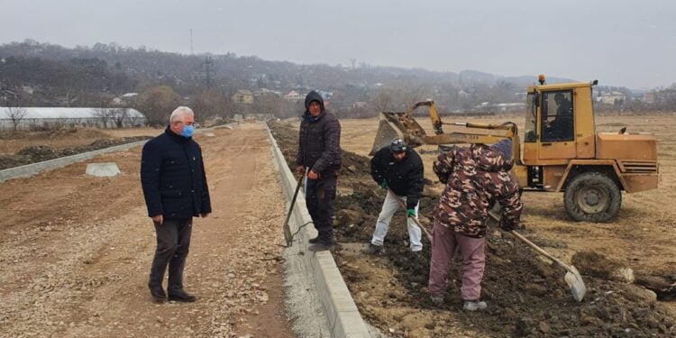 Ruta alternativă Suceava-Botoșani, de pe strada Apeductului, funcțională probabil din 30 iunie. 33 de cetățeni care au fost expropriați pentru construirea rutei, despăgubiți în curînd
