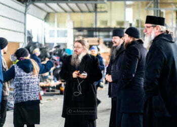 11 mașini cu 200 de tone de ajutoare, de la Așezămîntul „Sfîntul Ierarh Leontie” la Cernăuți