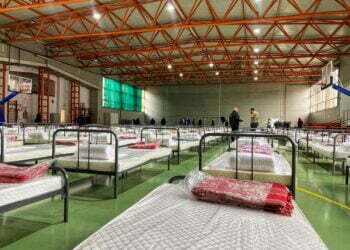 În sala de sport de la Școala Gimnazială „Miron Costin” din Burdujeni sînt ocupate 32 de locuri din cele 200 de locuri pentru refugiați