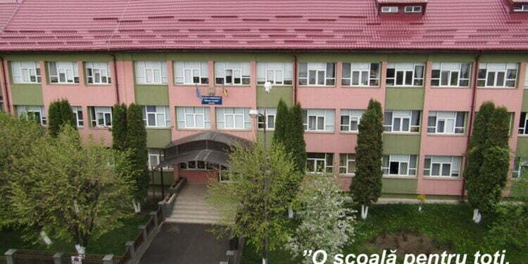 Primarul Lungu: Dacă situația o va impune, vom deschide primul centru pentru migranți în sala de sport de la Școala 11, iar masa va fi pregătită la Cantina de Ajutor Social