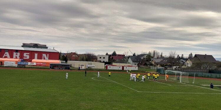 Bucovina Rădăuți – Foresta Suceava 1-1, cu mult noroc pentru oaspeți. Sucevenii trebuie să le mulțumească portarului și ratangiilor de la Rădăuți