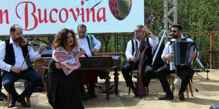 970 de spectatori, la concertul Mariei Buză de la Muzeul Satului Bucovinean