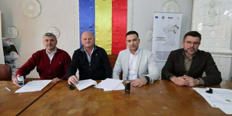 Fălticeni: Vor fi instalate 1.579 de corpuri de iluminat, vor fi înlocuiţi 305 stîlpi metalici şi vor fi montaţi 117 stîlpi