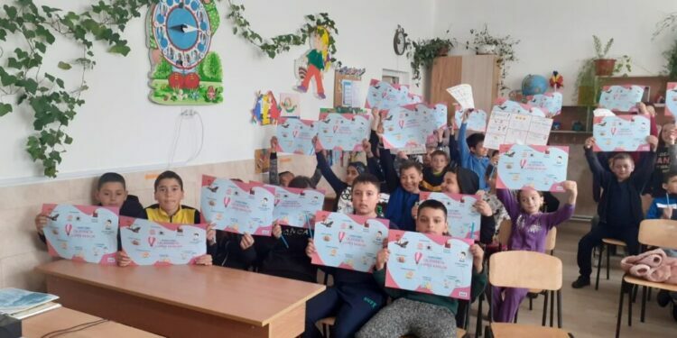 Ateliere de educație financiară susținute de BCR, pentru sute de elevi din 7 școli sucevene