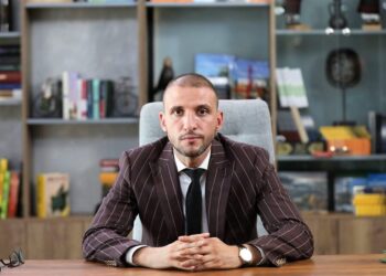 Poliția Suceava, învinsă în instanță de Ștefan Mandachi. Polițiștii au văzut o nuntă, Tribunalul Suceava a decis că nu a fost