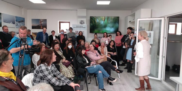 Lacrimi, povestiri și recitări, la lansarea cărții de poezii semnate de Dan Bodnar (FOTO)