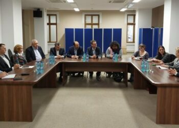 Asociație franceză cu ajutoare pentru Ucraina, haltă la Prefectura Suceava