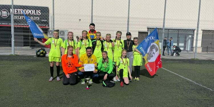 Nu doar la oraș sînt profesori. Sînt și la Straja