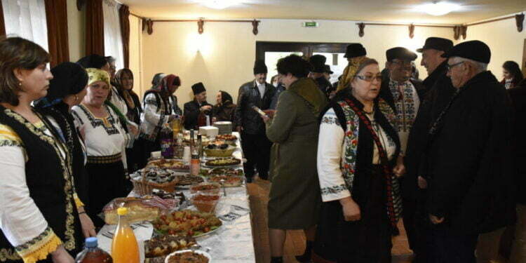 Mici din bureți și ciorbă cu ciuperci pleurotus, în loc de burtă, la un festival organizat la Adîncata (FOTO)