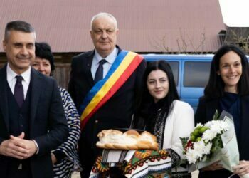 David Saranga, ambasadorul Israelului, cetățean de onoare al comunei Botoșana:  M-ați așezat la masă, m-ați îmbrăcat în costumul popular, m-ați învățat tradițiile voastre