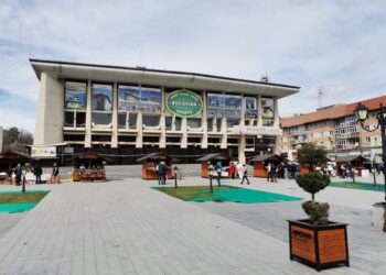 Tîrgul de Paști din centrul Sucevei s-a inaugurat. Acesta va fi deschis pînă pe 1 mai