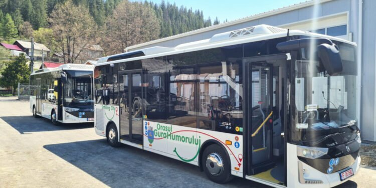 Autobuzele electrice au ajuns și la Gura Humorului. Deocamdată, două